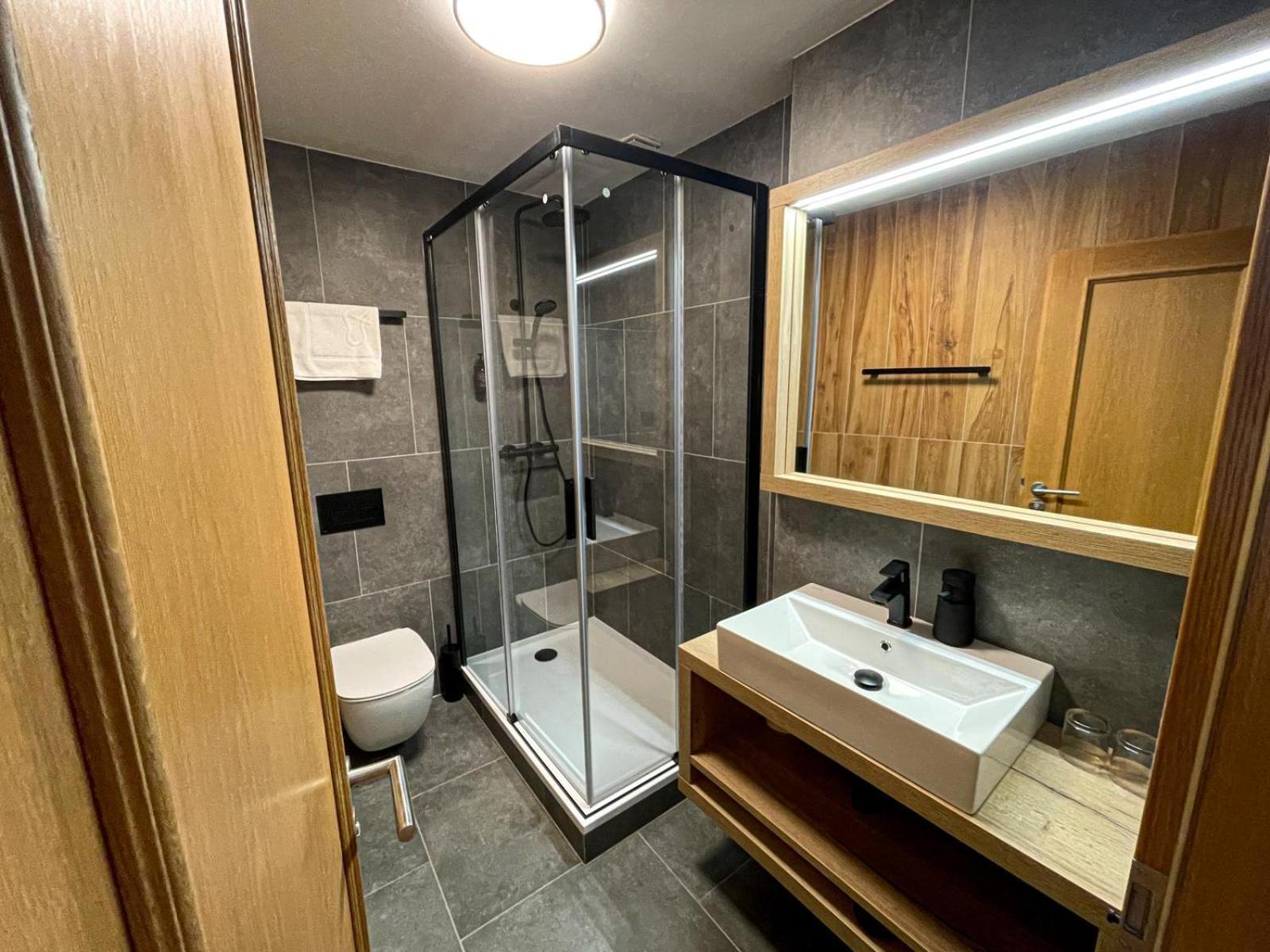 Wellness Hotel Grand Špindlerŭv Mlýn Exteriör bild