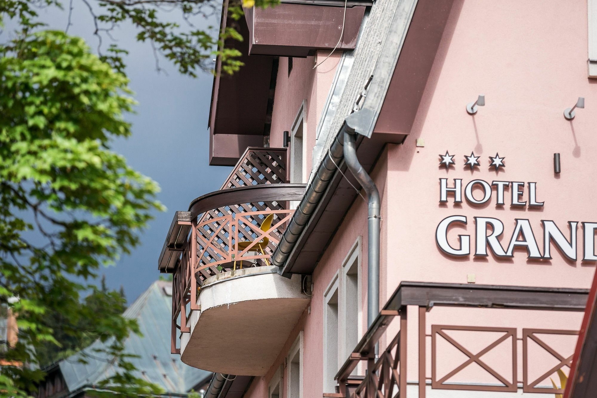 Wellness Hotel Grand Špindlerŭv Mlýn Exteriör bild